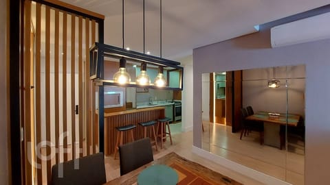 Image 17 - 264385